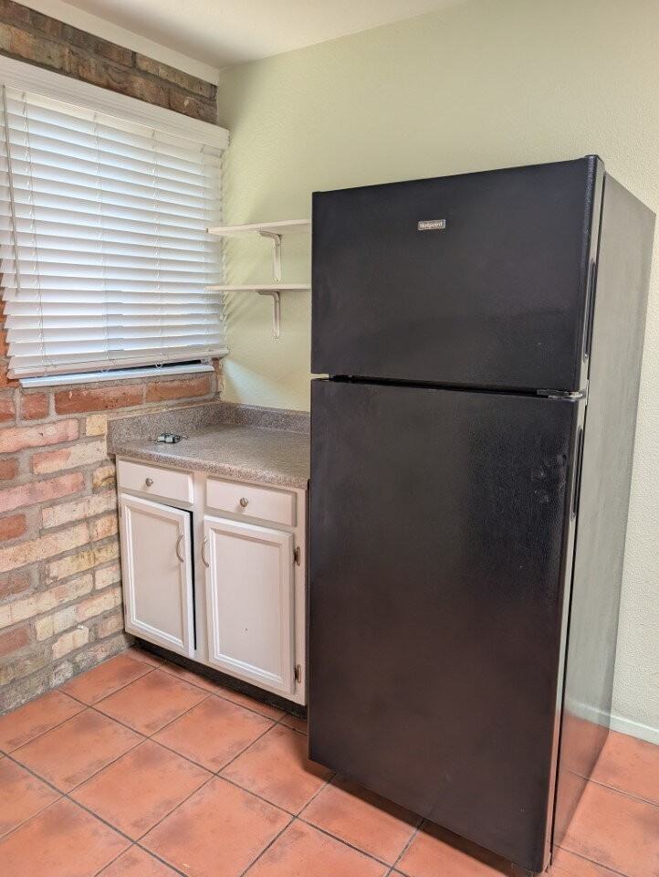 3078 N Cherry Ave - Photo 5 of 15