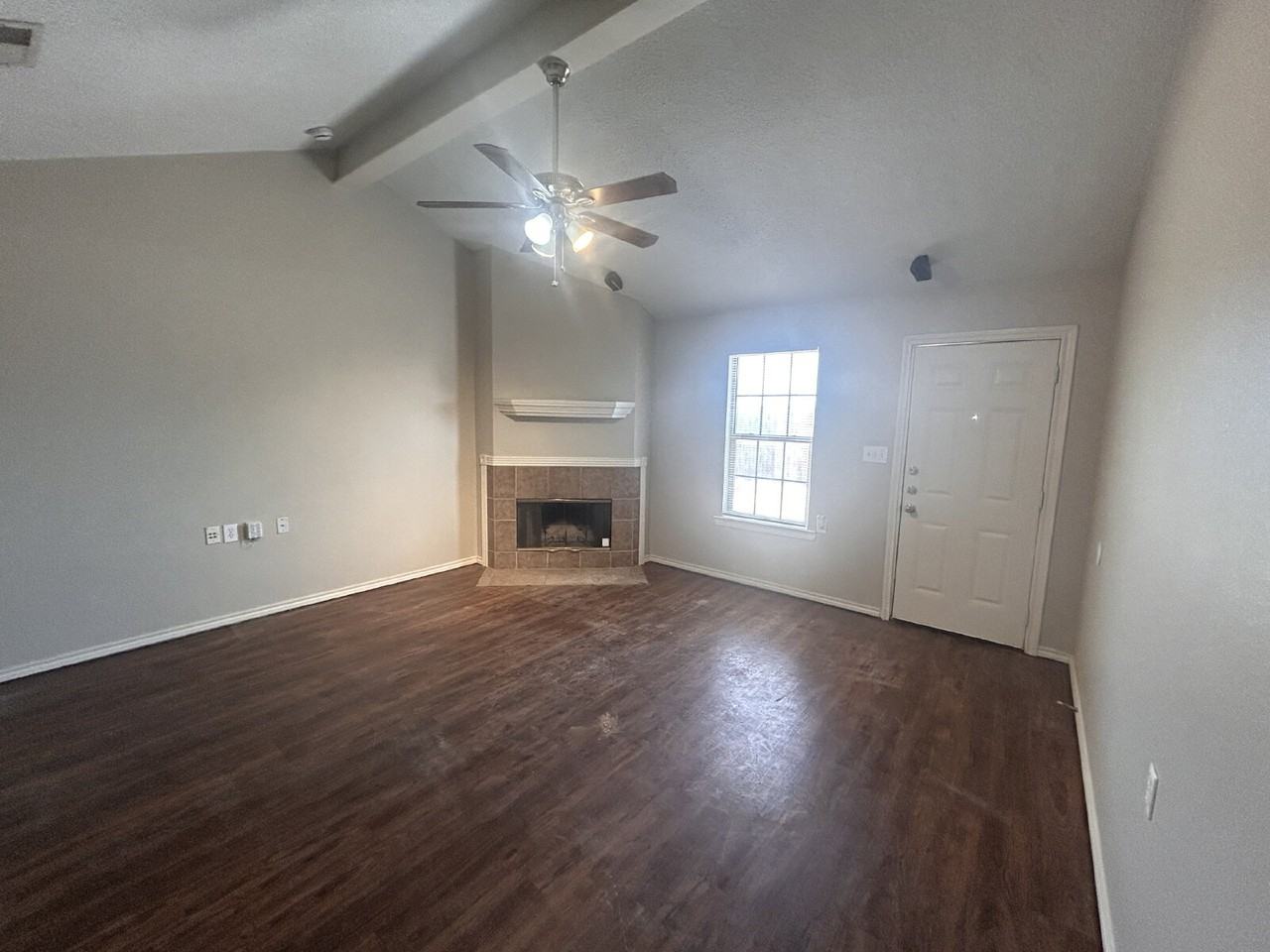 7803 Avenue J - Photo 5 of 13
