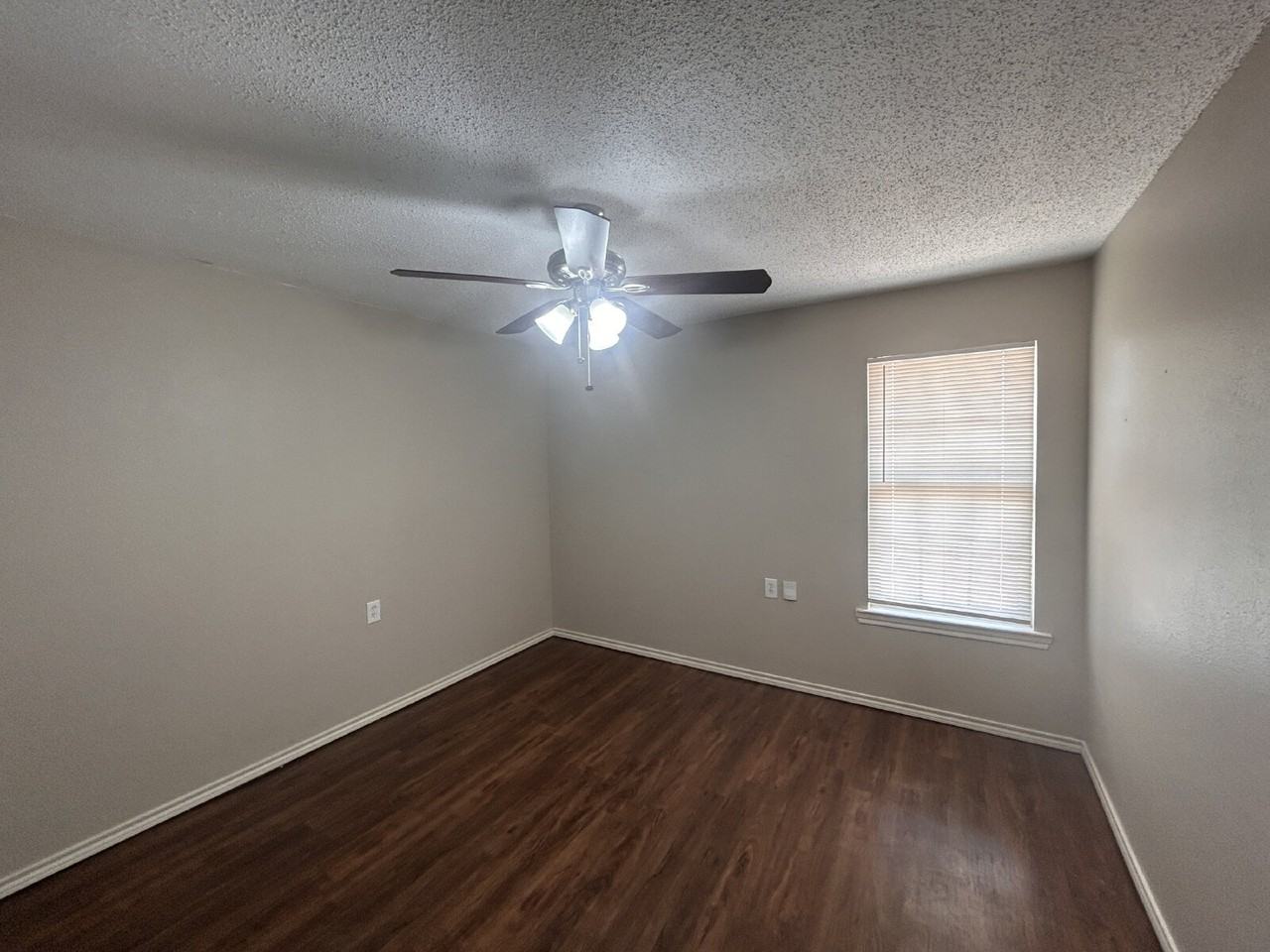 7803 Avenue J - Photo 7 of 13