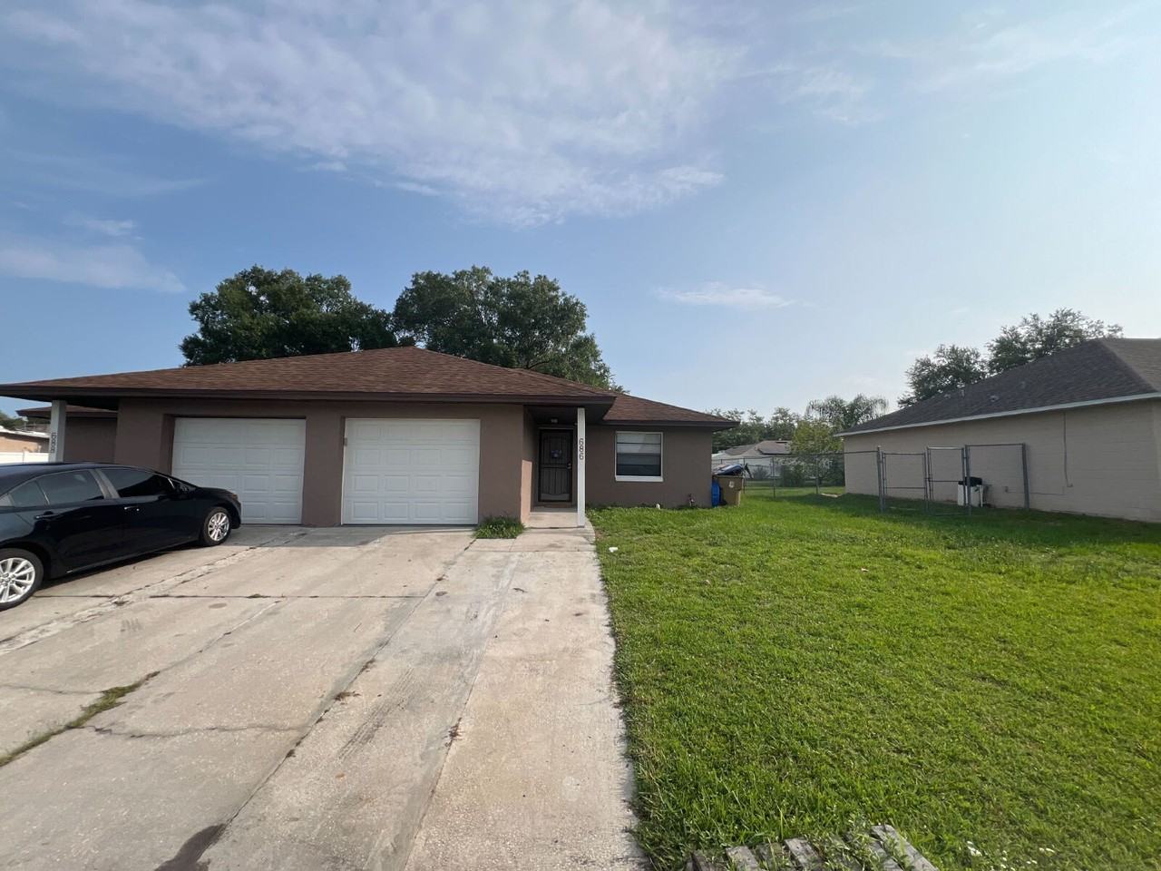 686 Royalty Ct - Photo 2 of 35