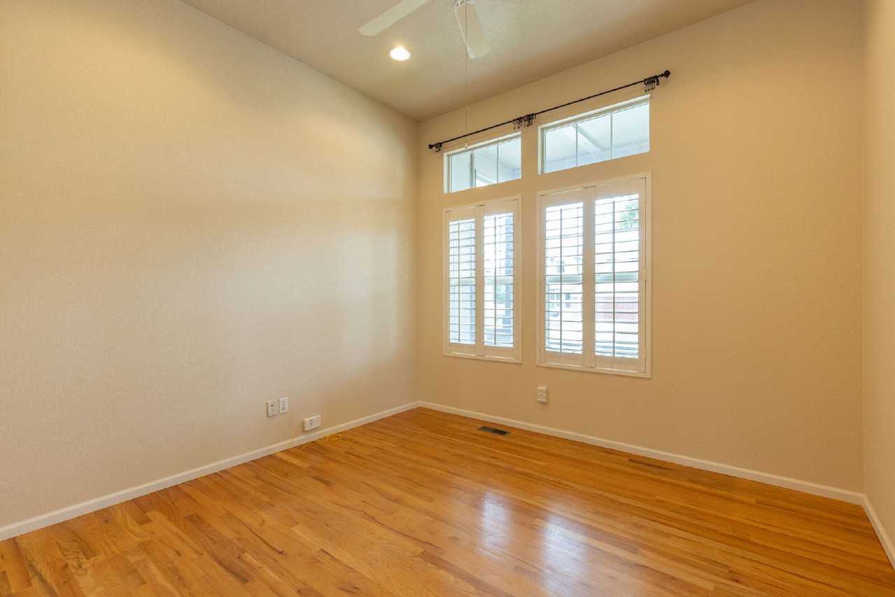 1404 Tonkin Pl - Photo 7 of 34