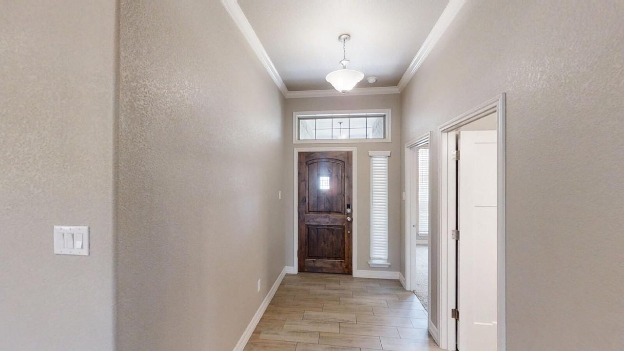 7901 Prescott Dr - Photo 4 of 39