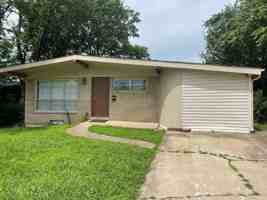 featured image of 5430 N Frankfort Pl