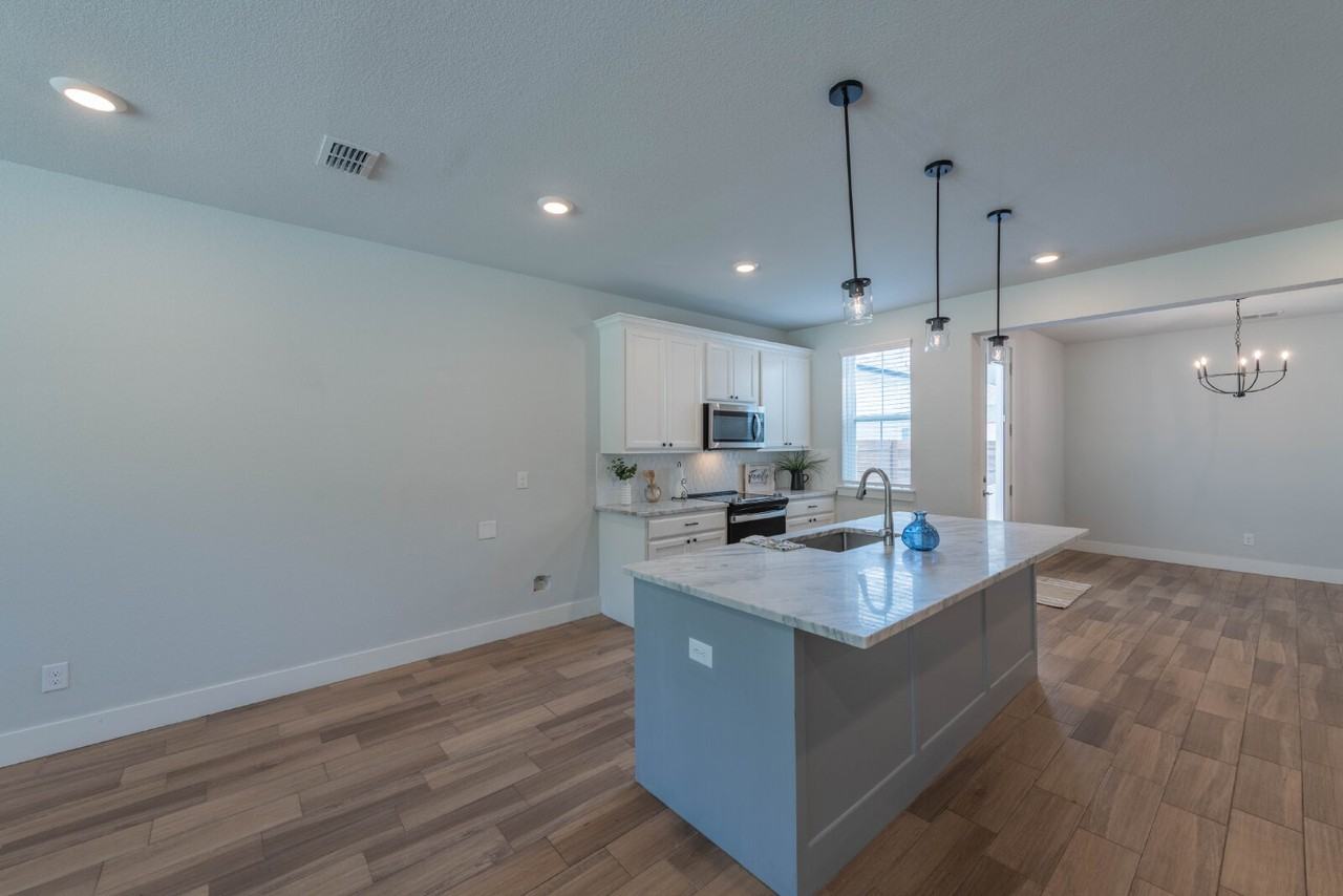 9612 Sullivan Ln - Photo 6 of 27