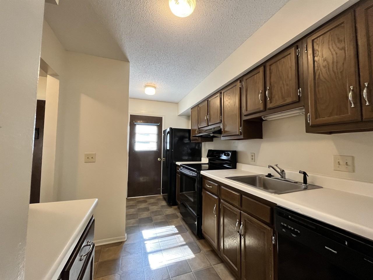 901 Olmstead Dr #28 - Photo 5 of 15