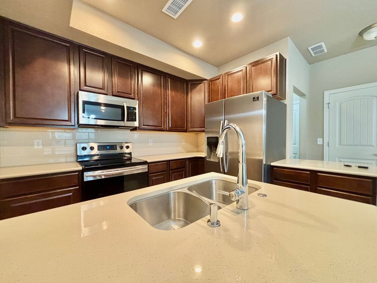 1693 Grand Ave #3 - Photo 4 of 22