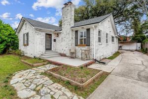 featured image of 1812 E Avery St