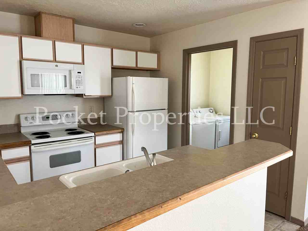 1636 W Highland St - Photo 3 of 11