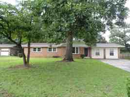 featured image of 220 Yellowleaf Dr
