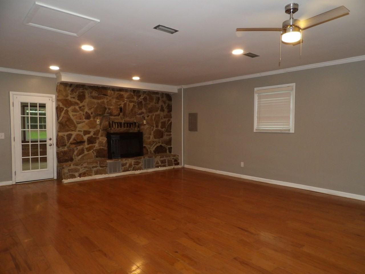 220 Yellowleaf Dr - Photo 2 of 11