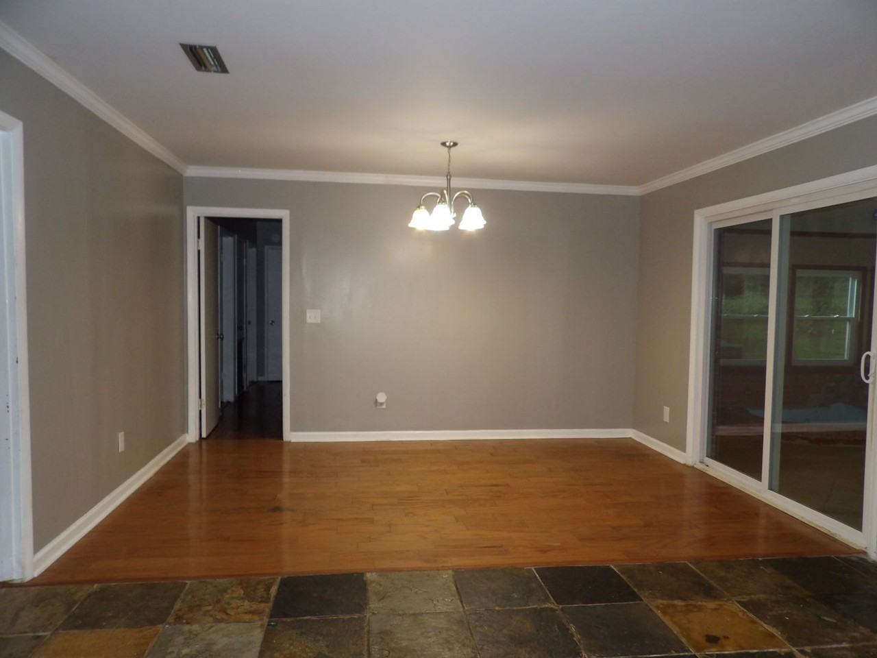 220 Yellowleaf Dr - Photo 5 of 11