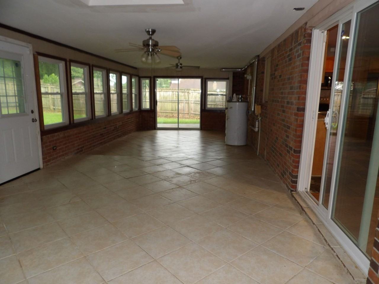 220 Yellowleaf Dr - Photo 6 of 11
