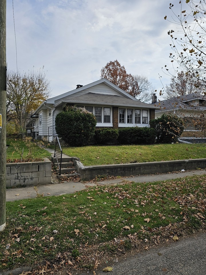 703 N Gladstone Ave #NA