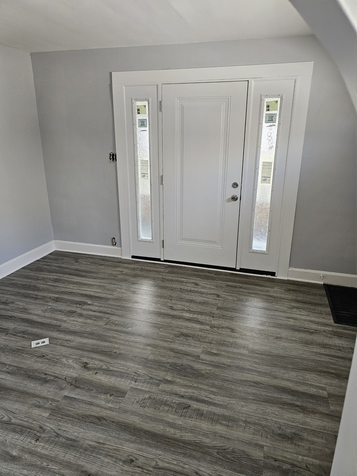 703 N Gladstone Ave #NA - Photo 4 of 16