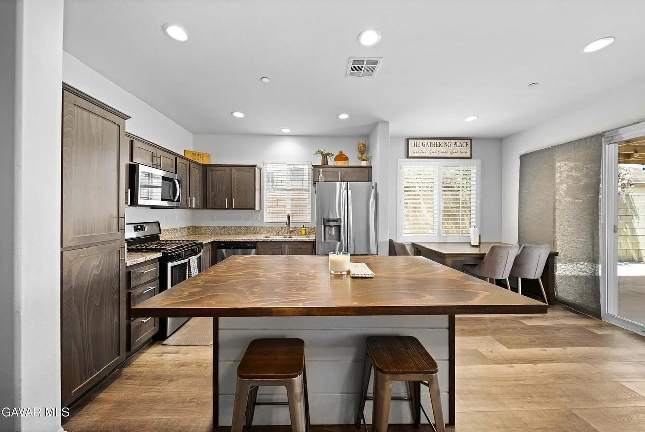 2038 Howard St #NA - Photo 5 of 15
