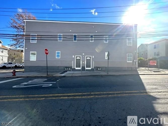 558 Court St #1L - Photo 2 of 10