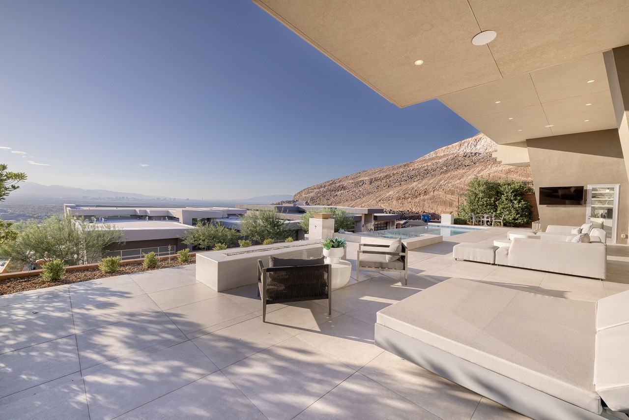 663 Palisade Rim Dr #NA - Photo 4 of 44