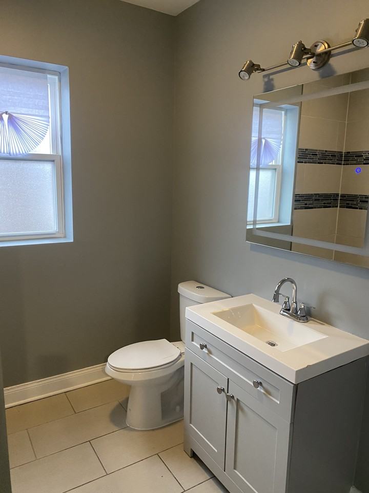 8053 South Champlain Avenue #NA - Photo 4 of 5