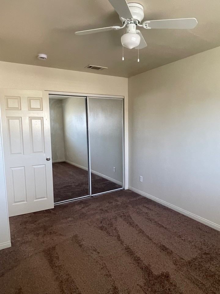 1024 Lorraine Pl #14 - Photo 6 of 7