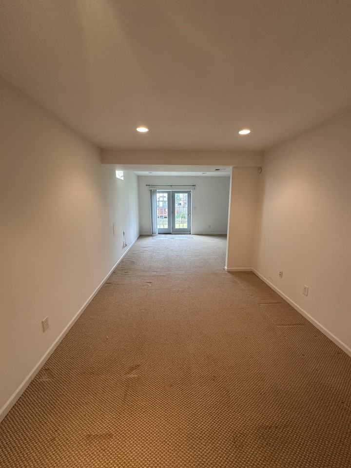 131 Claude Ct Se #NA - Photo 3 of 13