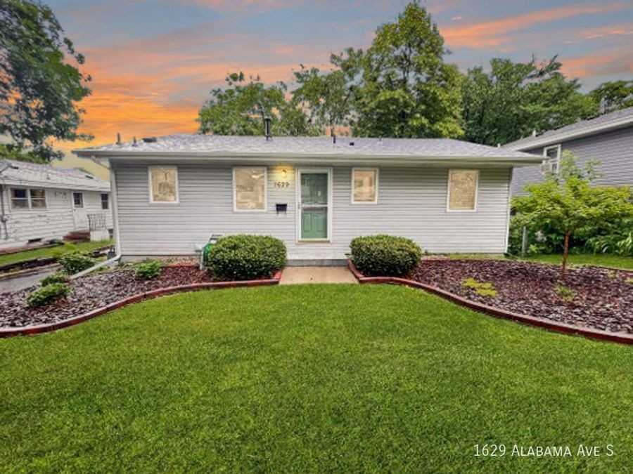 1629 Alabama Ave S - Photo 2 of 25