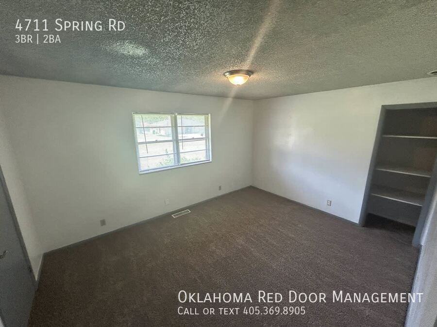 4711 Spring Rd - Photo 3 of 9