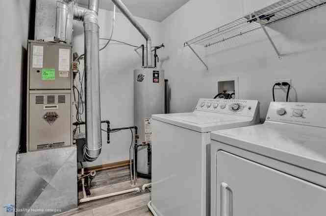 2410 Oneida Ln - Photo 4 of 11