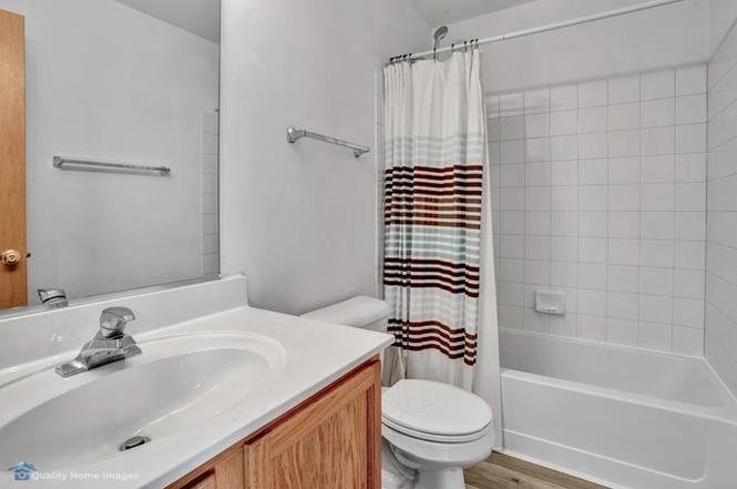 2410 Oneida Ln - Photo 5 of 11