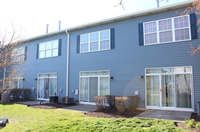 2410 Oneida Ln - Photo 6 of 11