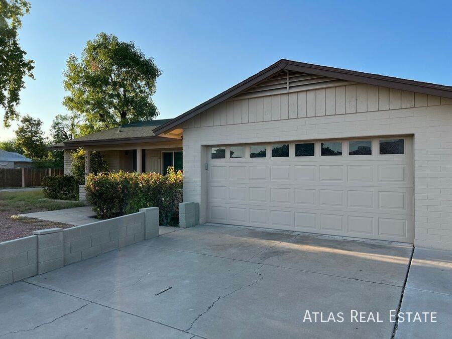 4726 W Cochise Dr - Photo 3 of 28