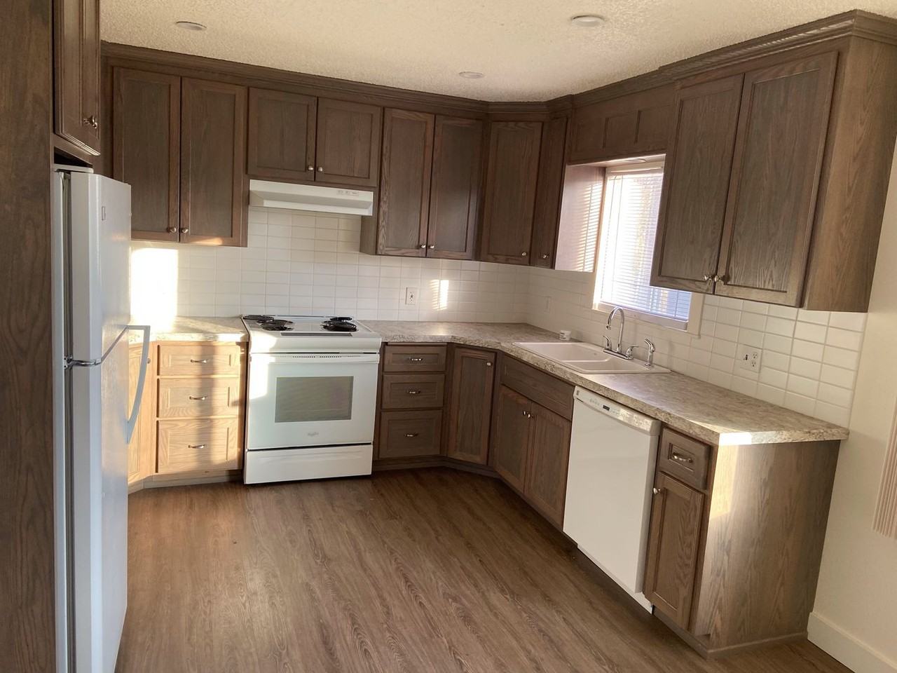 Davis Apartments - Photo 5 of 10