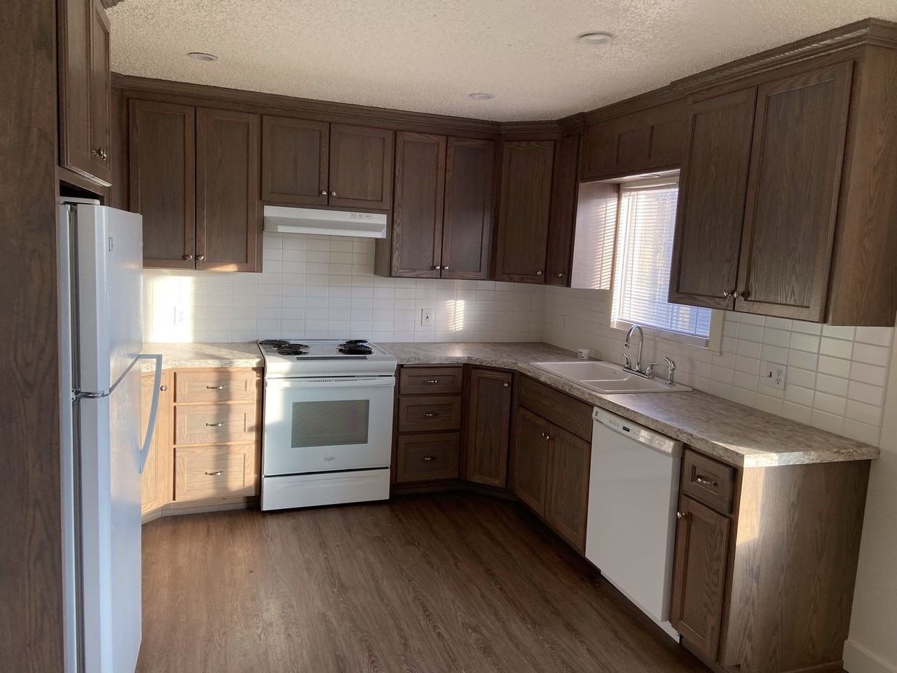 Davis Apartments - Photo 6 of 10