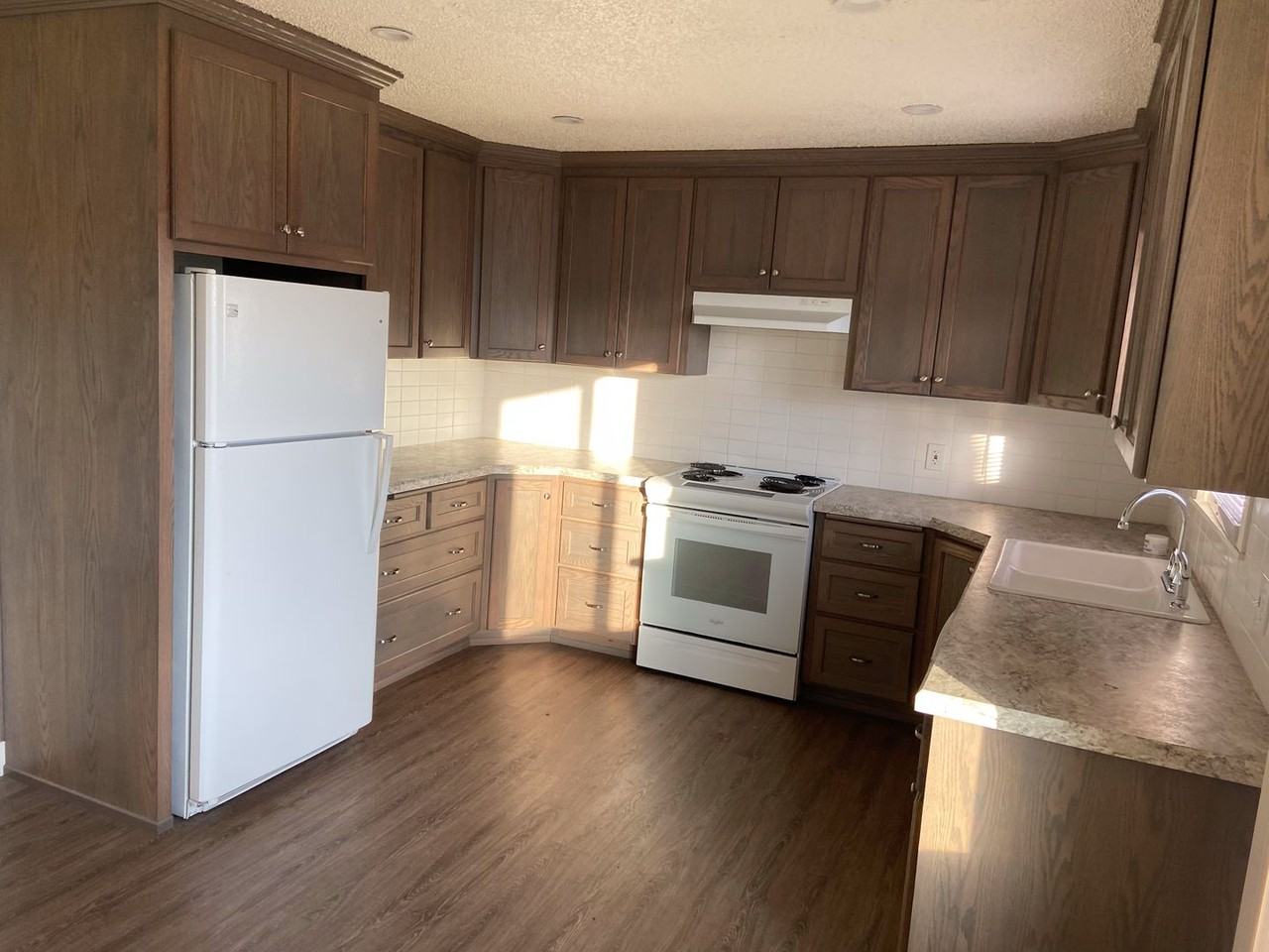 Davis Apartments - Photo 7 of 10