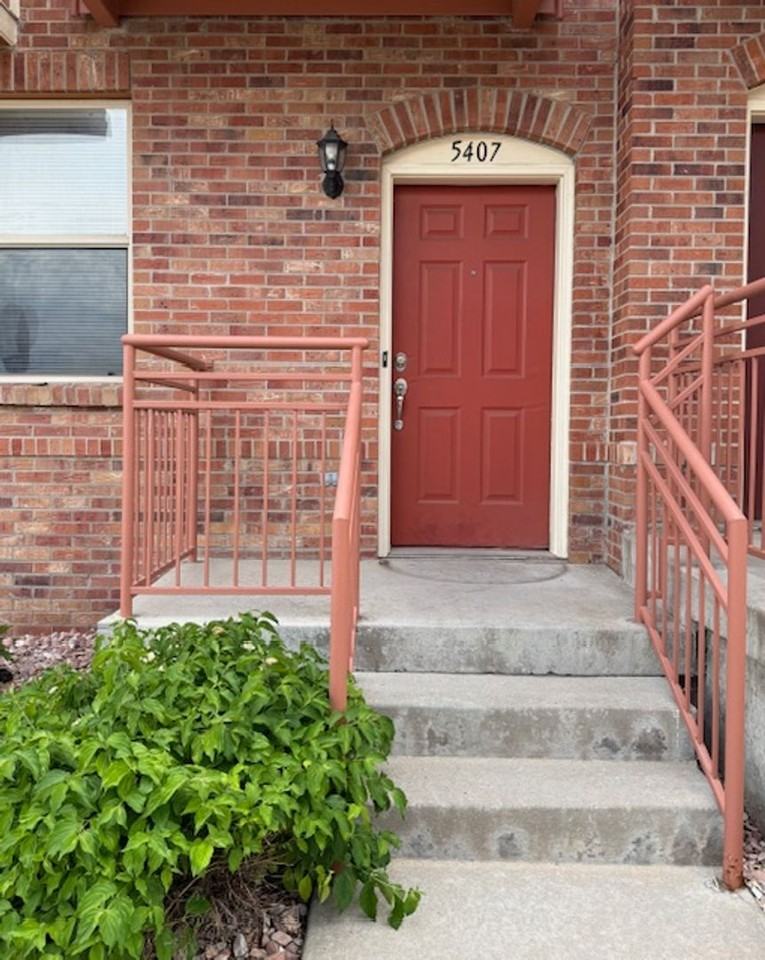 5407 Zephyr Court - Photo 3 of 32