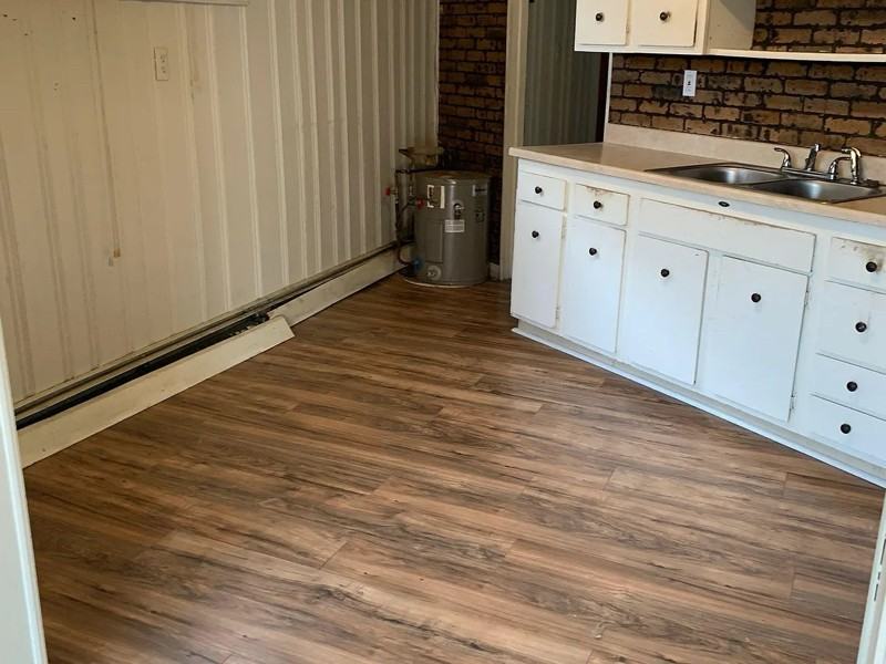 219 N Broadway - Photo 2 of 8