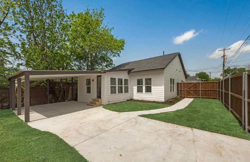 3503 Cornelia St - Photo 2 of 10