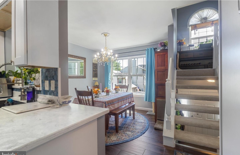 10230 Faire Commons Ct - Photo 2 of 11