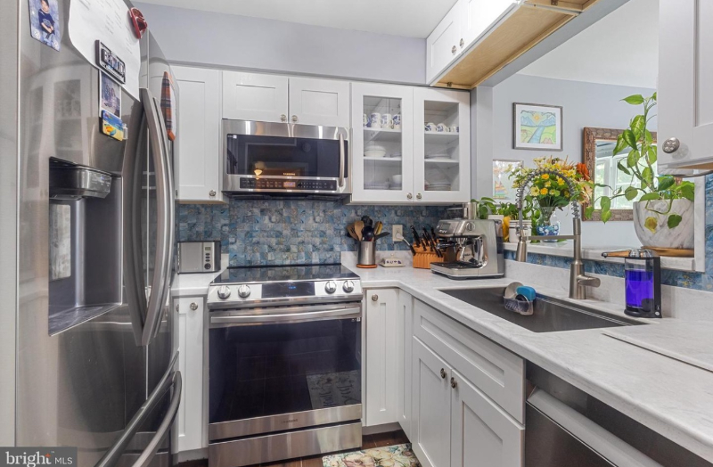 10230 Faire Commons Ct - Photo 3 of 11