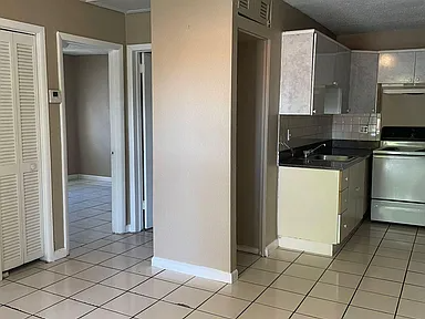 4140 Sw 18th St #2 - Photo 2 of 7