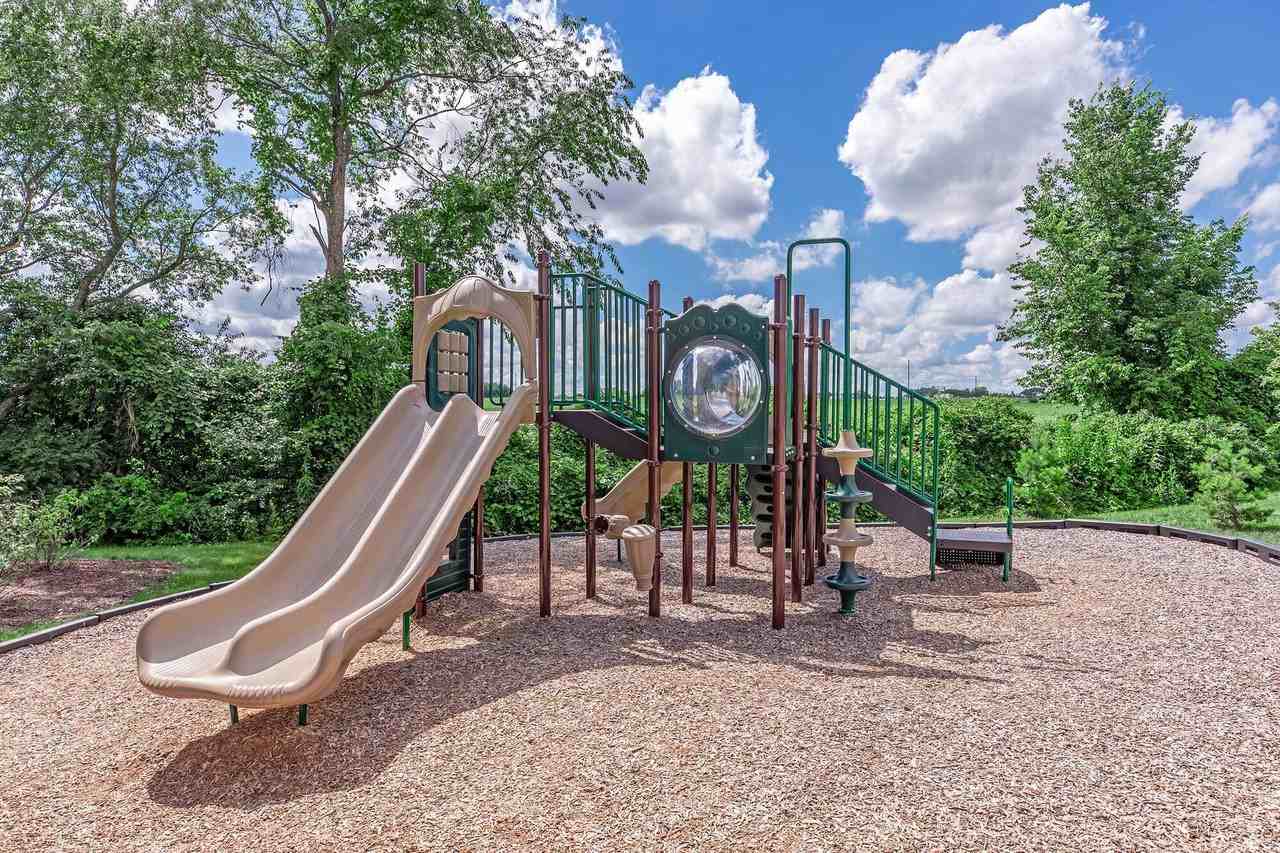 The Meadowlands - Photo 4 of 19