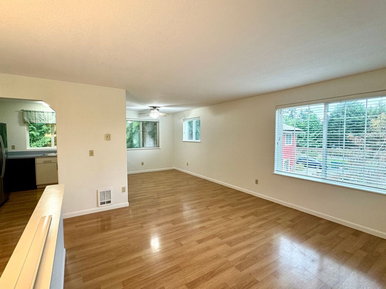 20464 Jefferson Beach Rd Ne - Photo 3 of 24