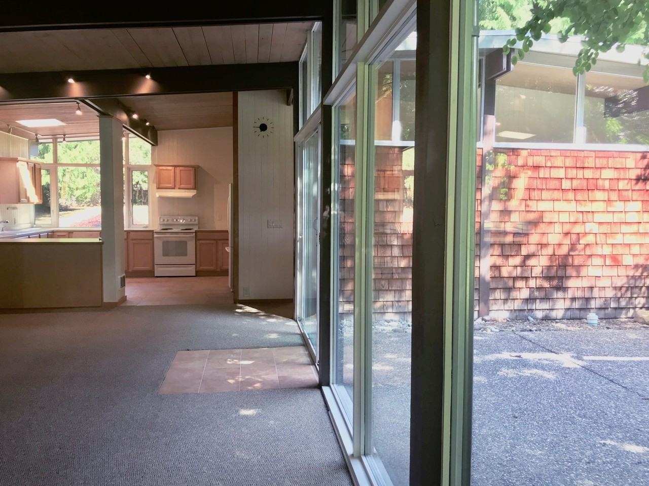 8391 Grand Ave Ne - Photo 3 of 21