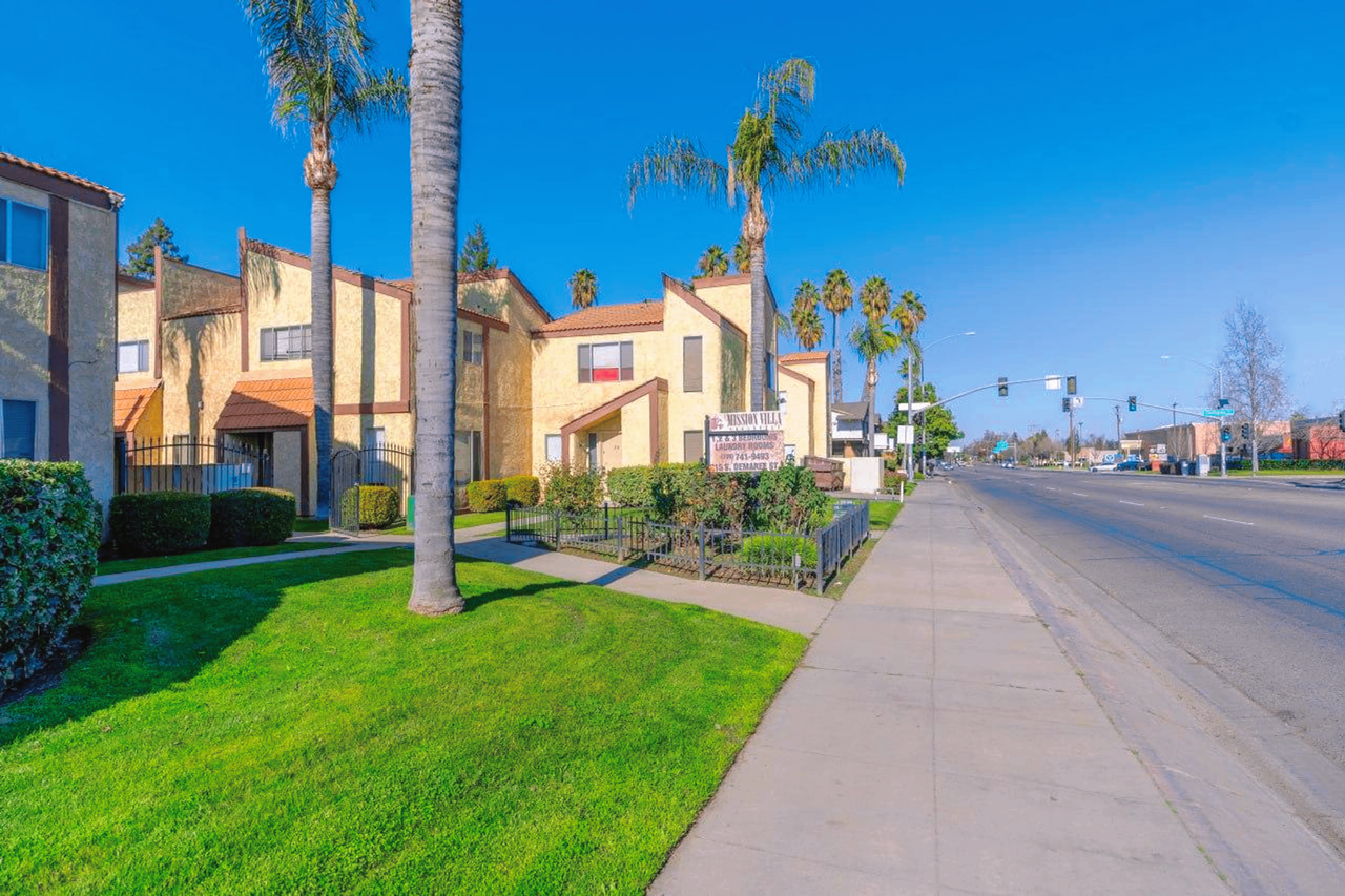 Mission Villa Town Homes - Photo 5 of 40