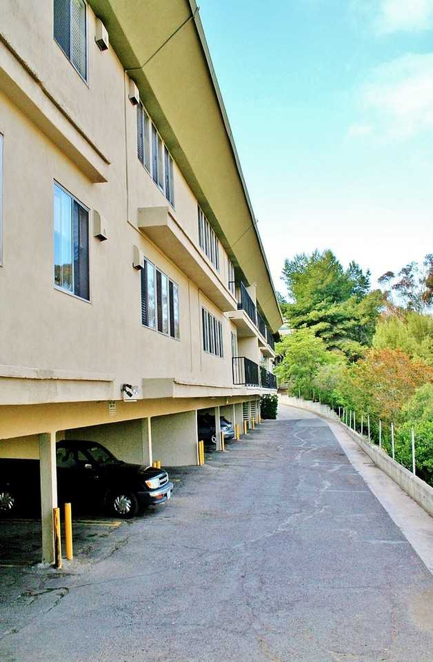 3681 Keating St - Photo 2 of 4