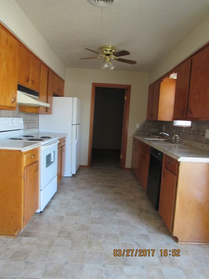 2405 Nw 42nd St - Photo 4 of 22