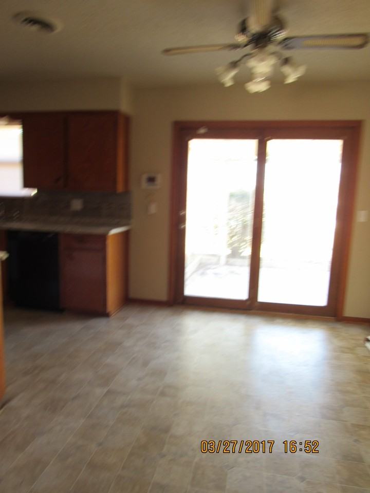 2405 Nw 42nd St - Photo 5 of 22