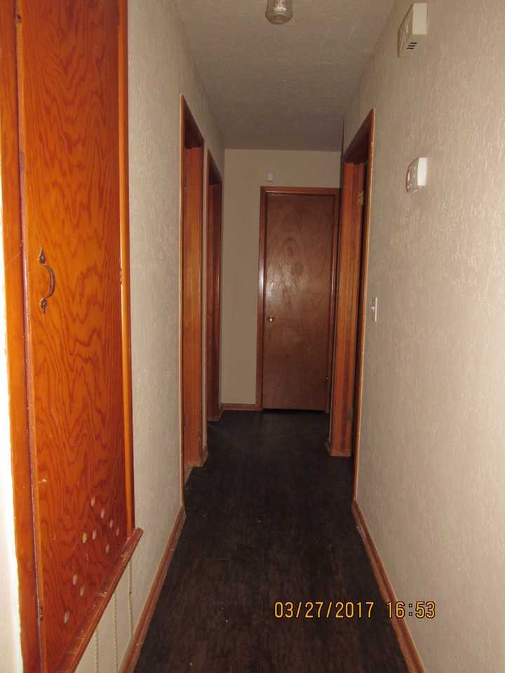 2405 Nw 42nd St - Photo 7 of 22