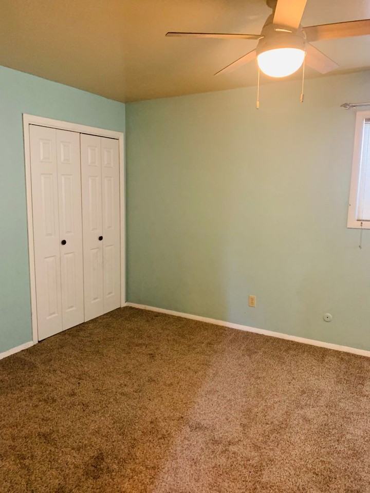 2340 55th St #20 - Photo 6 of 12