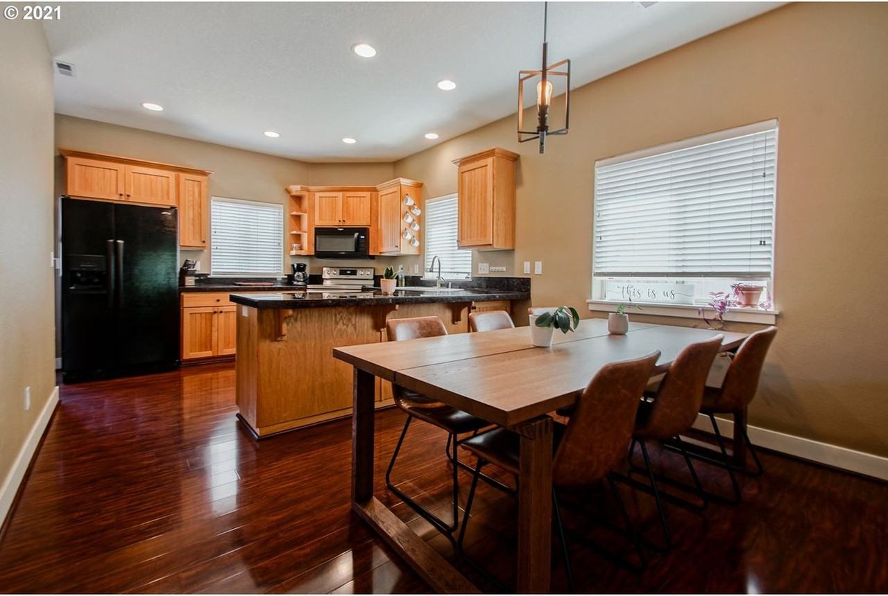 568 S Donna Dr - Photo 5 of 31