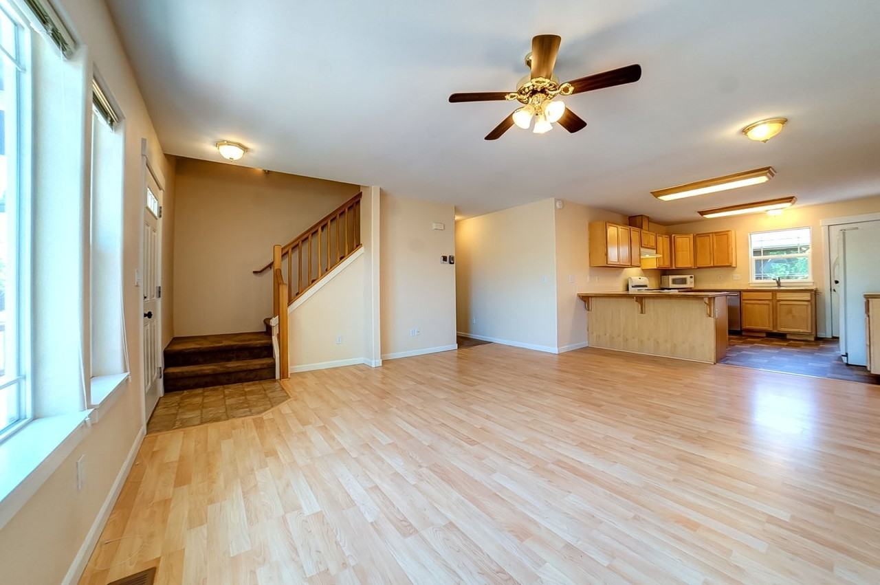 3205 Ne Bain St - Photo 2 of 22